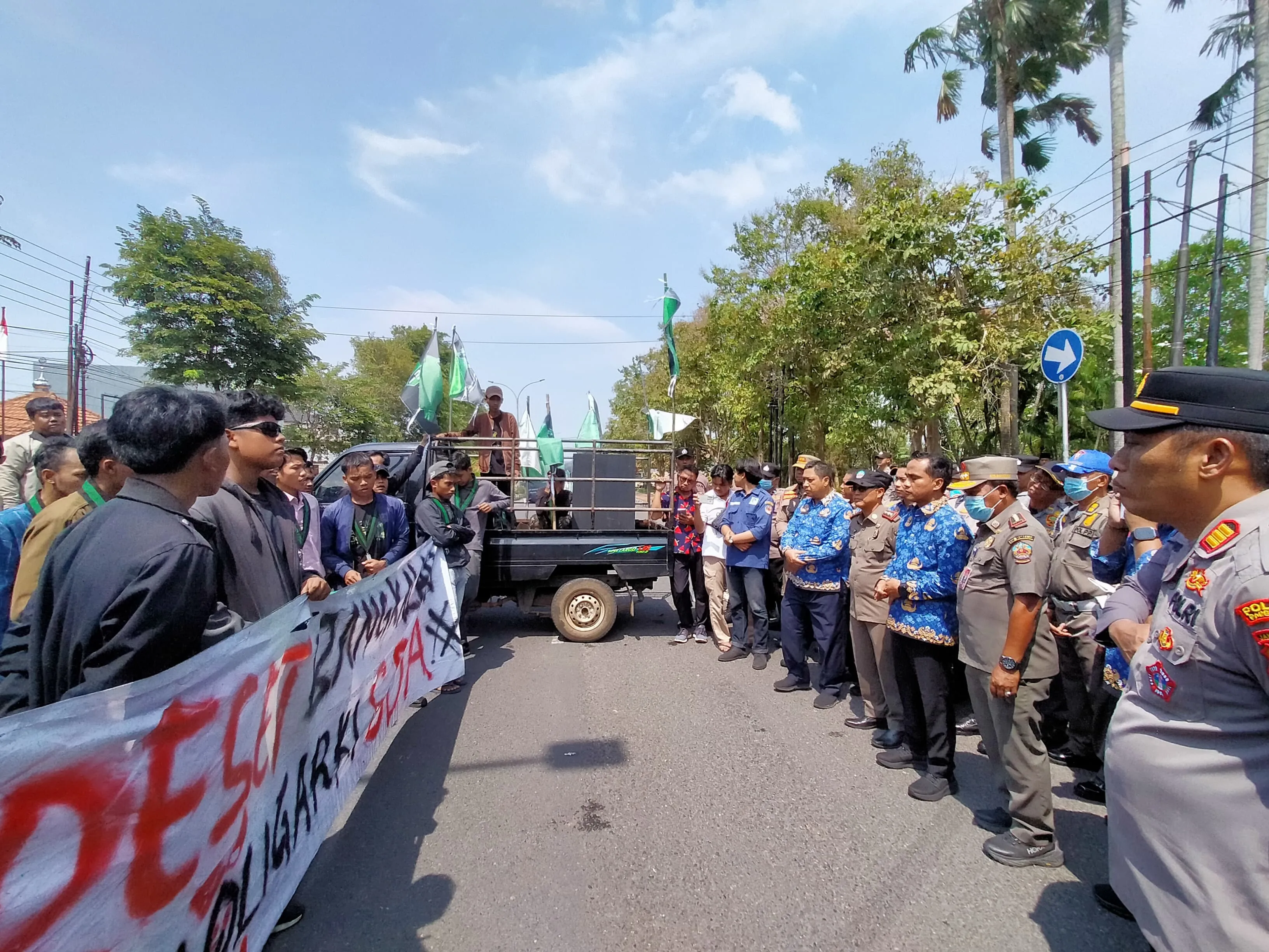 HMI Tagih Janji Politik Bupati Bangkalan, 9 Tuntutan Menggema Meski demo Sempat Ricuh (Ilustrasi)