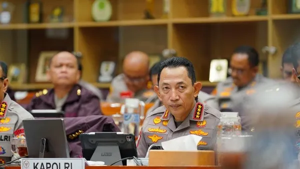 Kapolri Jenderal Listyo Sigit Prabowo menegaskan Polri paling ideal tetap berada langsung di bawah Presiden RI demi efektivitas komando, fleksibilitas tugas, serta optimalisasi pelayanan dan keamanan nasional di tengah luasnya wilayah Indonesia.