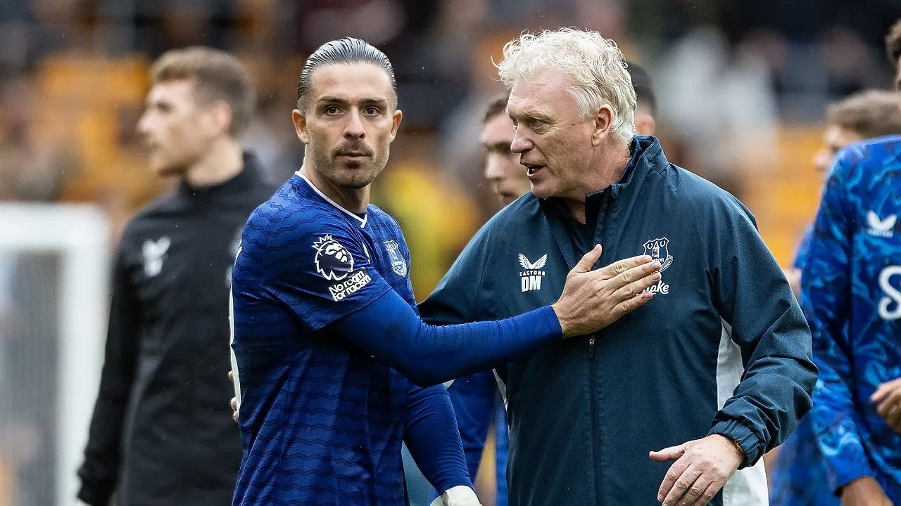 Kabar buruk datang dari Everton. Jack Grealish dipastikan harus menjalani operasi akibat cedera kaki yang dialaminya. Pelatih David Moyes menyebut sang pemain kemungkinan besar absen hingga akhir musim. Absennya Grealish menjadi pukulan berat bagi The Toffees dalam persaingan Liga Inggris.