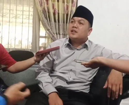 DKPP menjatuhkan sanksi tegas dengan memberhentikan tetap Ketua KPU Kota Bogor yang terbukti tidak netral. Langkah ini menjadi pengingat bahwa integritas dan keadilan adalah fondasi utama dalam menjaga demokrasi.