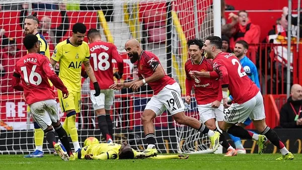 Unggul Jumlah Pemain, MU Pimpin Tottenham 1-0 di Babak Pertama (Ilustrasi)
