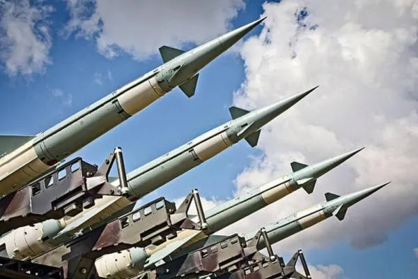Iran melancarkan serangan drone dan rudal ke sejumlah target di Israel serta pangkalan militer Amerika Serikat di Timur Tengah sebagai respons atas serangan sebelumnya terhadap wilayah Iran.