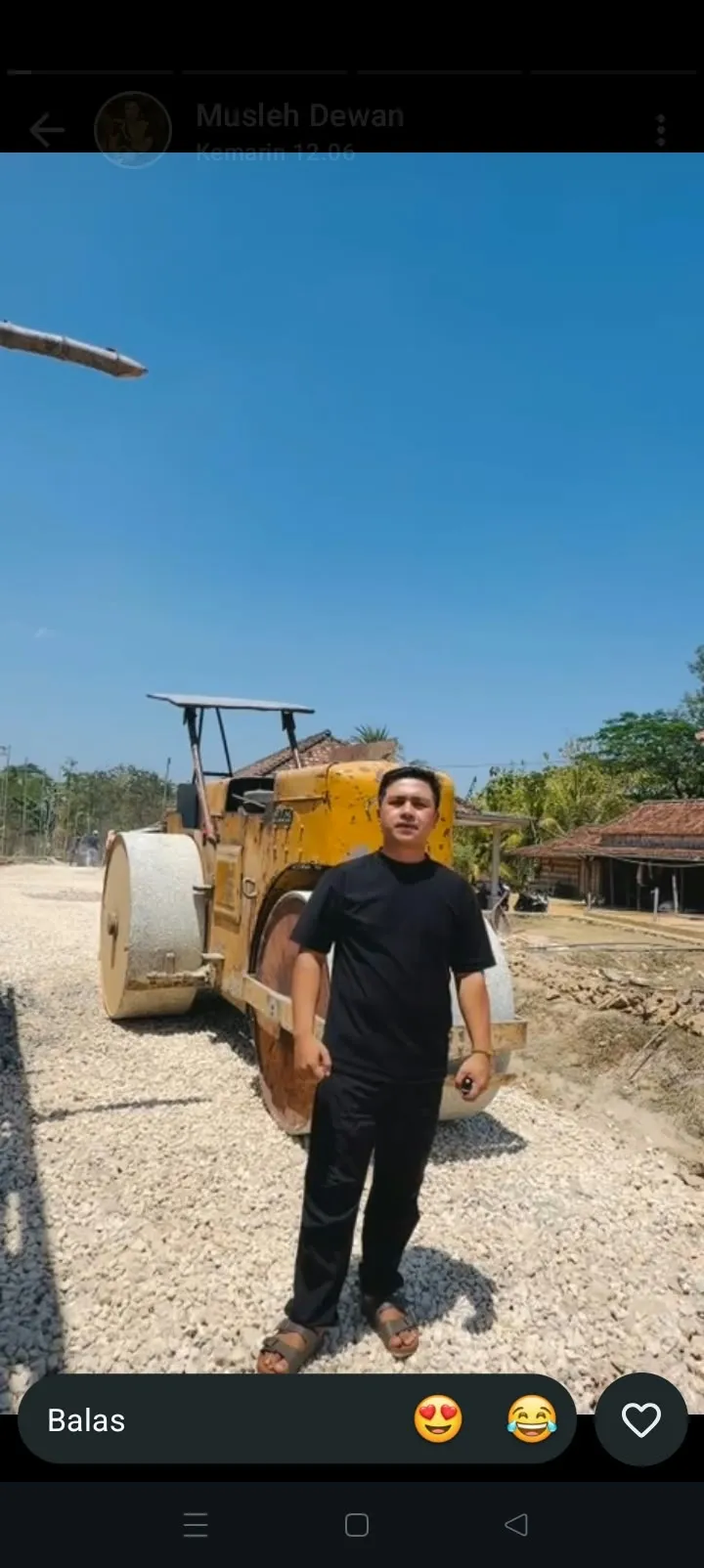 Rogoh Uang Pribadi, Legislator Mosleh Bantu Perbaiki Jalan Warga Desa Kelbung (Ilustrasi)
