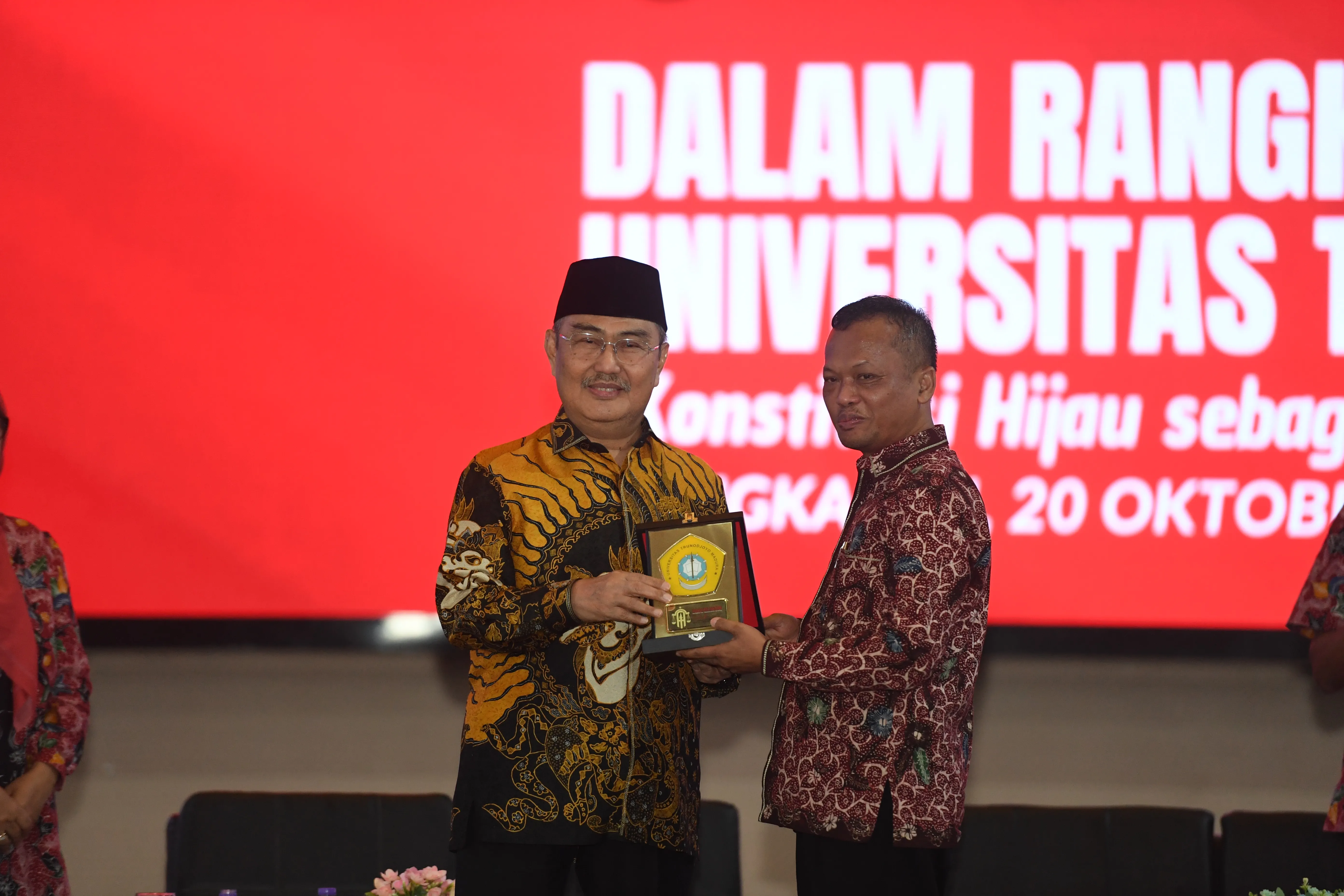 Dies Natalis ke-45 Fakultas Hukum UTM, Jimly Asshiddiqie Sampaikan Orasi Konstitusi Hijau (Ilustrasi)