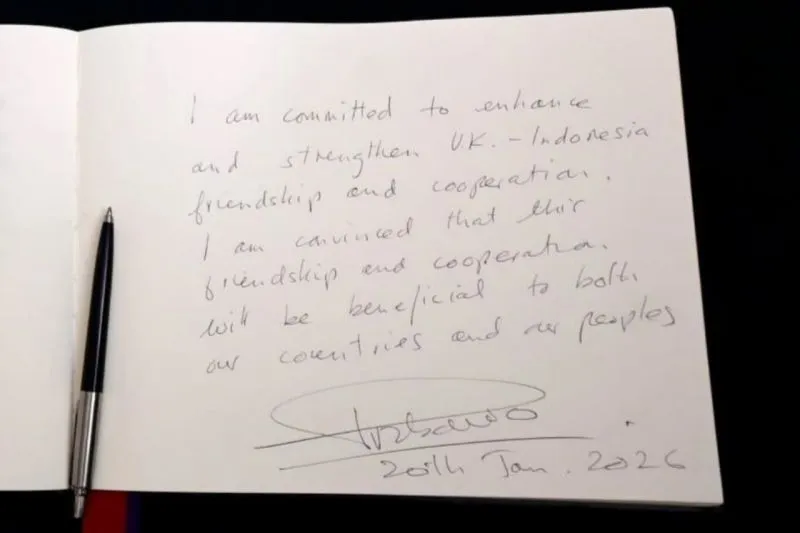 Catatan tangan di London menjadi penegasan komitmen Prabowo Subianto untuk memperkuat hubungan Indonesia–Inggris, membuka babak baru kerja sama bilateral di tengah dinamika global.