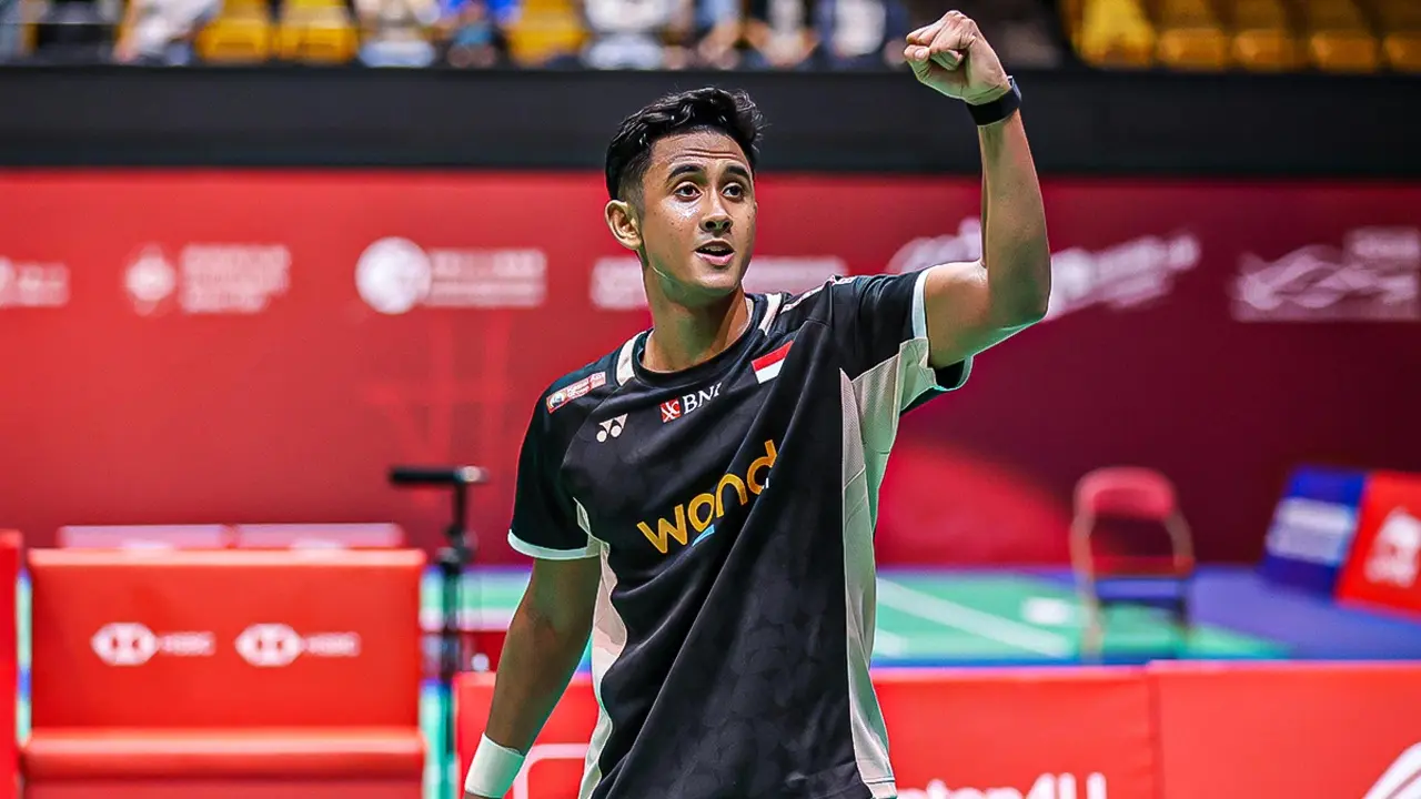 Comeback dramatis Alwi Farhan! Pantang menyerah hingga poin akhir, Alwi sukses menembus semifinal Indonesia Masters 2026 dan menjaga asa Merah Putih tetap menyala.