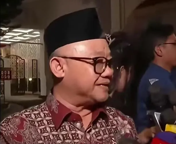 Abdul Mu’ti menegaskan komitmen pemerintah dalam memperkuat sektor pendidikan saat doorstop dengan media (Foto/Istimewa)