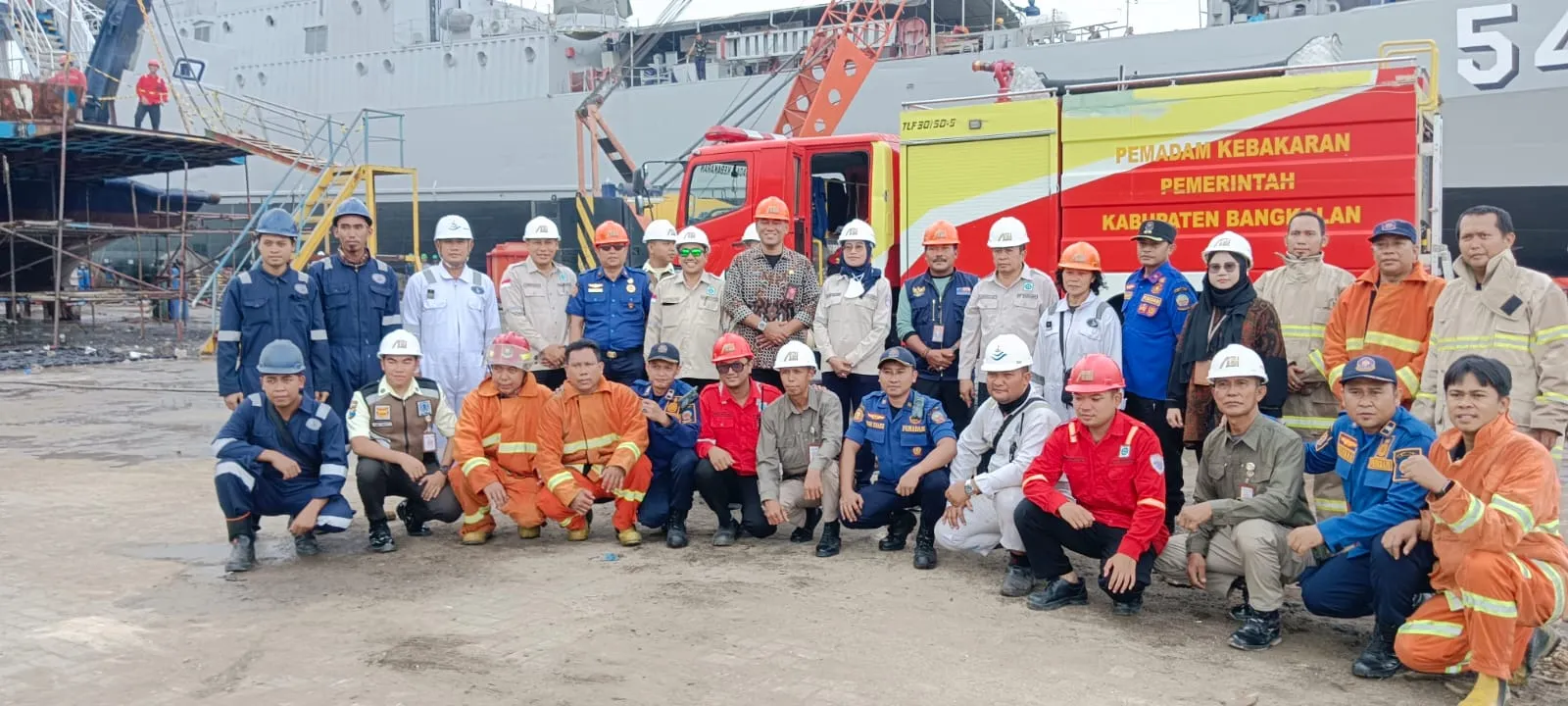Foto bersama kolaborasi pihak PT Adiluhung, Disprinaker, dan Satpol PP jepang Latihan Fire Drill (Foto/Syah)