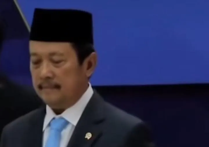 Kronologi Menteri KKP Pingsan di Upacara Korban ATR 42-500 (Ilustrasi)