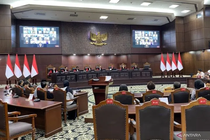 Mahkamah Konstitusi menegaskan arah: sengketa pers tak bisa dibungkam dengan pidana. Kebebasan berekspresi dijaga, demokrasi diperkuat.