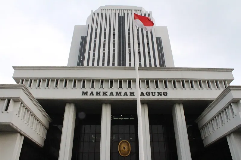 Mahkamah Agung Republik Indonesia mengabulkan uji materiil Undang-Undang Pers, memperkuat perlindungan hukum bagi jurnalis serta menegaskan komitmen negara terhadap kebebasan pers dan demokrasi.