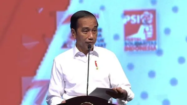 Kehadiran Presiden ke-7 RI Joko Widodo menjadi sorotan dalam Rakernas PSI di Makassar. Dalam pidatonya, Jokowi mengajak kader untuk menjaga integritas, turun langsung ke masyarakat, dan memperjuangkan kepentingan rakyat menuju Pemilu 2029.