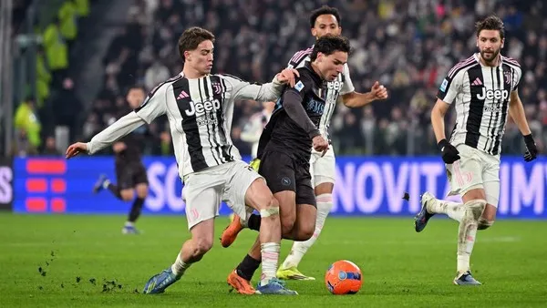 Juventus kembali menggila di Allianz Stadium. Napoli dibuat tak berdaya, Bianconeri menang telak 3-0 dan mengirim pesan tegas ke Serie A: mereka belum habis. Kebangkitan dari Turin mulai terasa