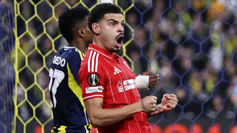 Debut Vitor Pereira Gemilang, Nottingham Forest Hajar Fenerbahce 3-0 (Ilustrasi)