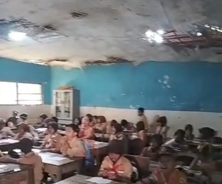 Sekolah Hampir Roboh, 248 Siswa SDN Tlagah 02 Bangkalan Istighozah Berulang Demi Sekolah Layak (Ilustrasi)