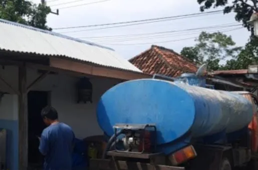 Respons Keluhan Warga, PDAM Bangkalan Droping Air Bersih di Tanah Merah (Ilustrasi)