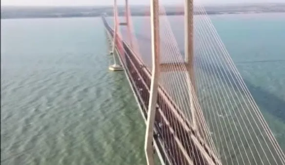 Besi Putus di Suramadu Bikin Geger, DPRD Jatim Minta Pemerintah Bergerak Cepat (Ilustrasi)