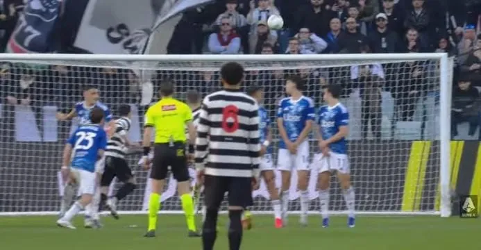 Kejutan Serie A! Juventus Takluk 0-2 dari Como di Stadion Sendiri (Ilustrasi)