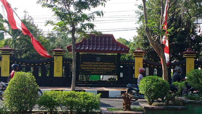 Tampak dari depan kantor Dinas Pertanian Kabupaten Bangkalan (Foto/Koranmadura)