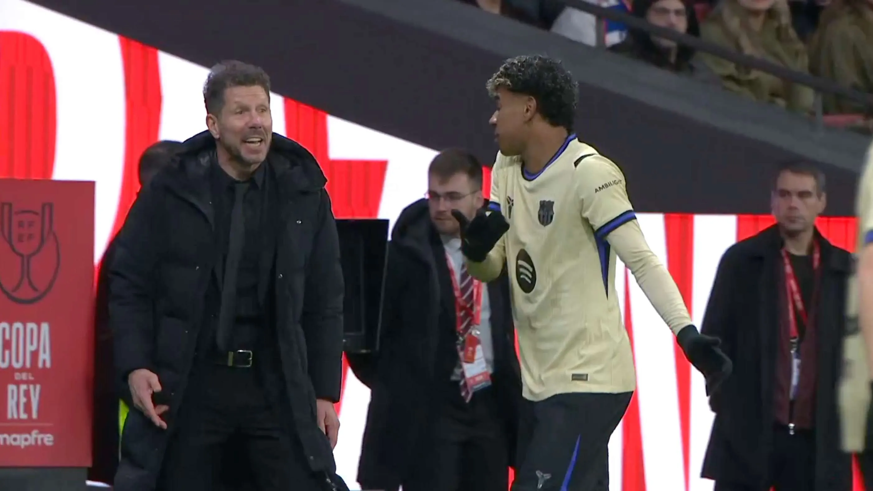 Tensi memuncak jelang leg kedua, Lamine Yamal sesumbar hattrick di kandang, sementara Diego Simeone menyindir tajam jelang duel panas FC Barcelona vs Atlético Madrid di Camp Nou.