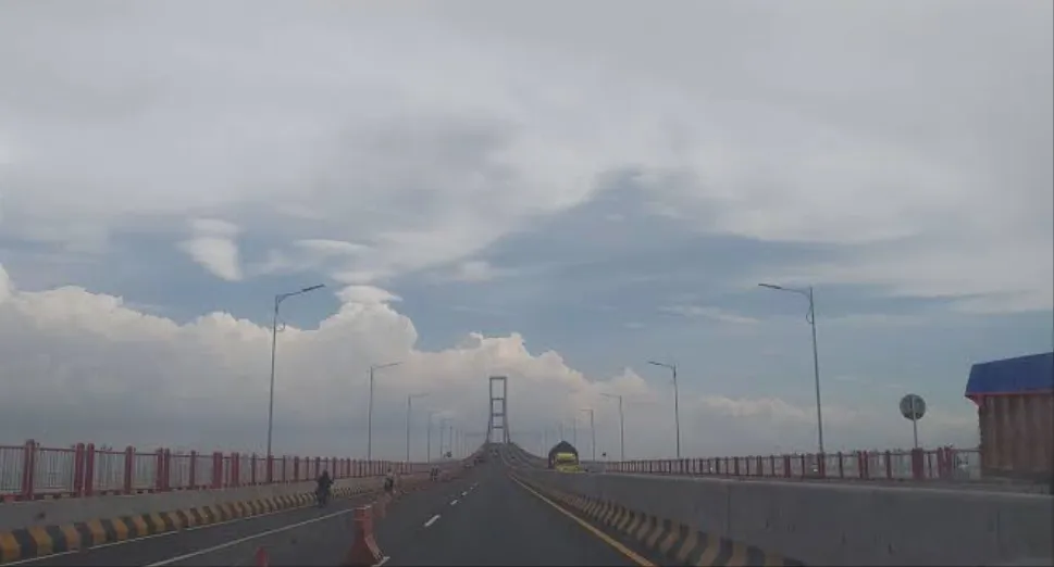 Suramadu Retak, Siapa Bertanggung Jawab? Keluhan Menggunung, DPRD Jatim Lempar ke Pusat (Ilustrasi)