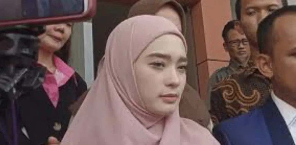 Perang Rumah Tangga Melebar ke Pidana, Inara Diseret Kuasa Hukum Minta Damai, Bukan Sensasi (Ilustrasi)