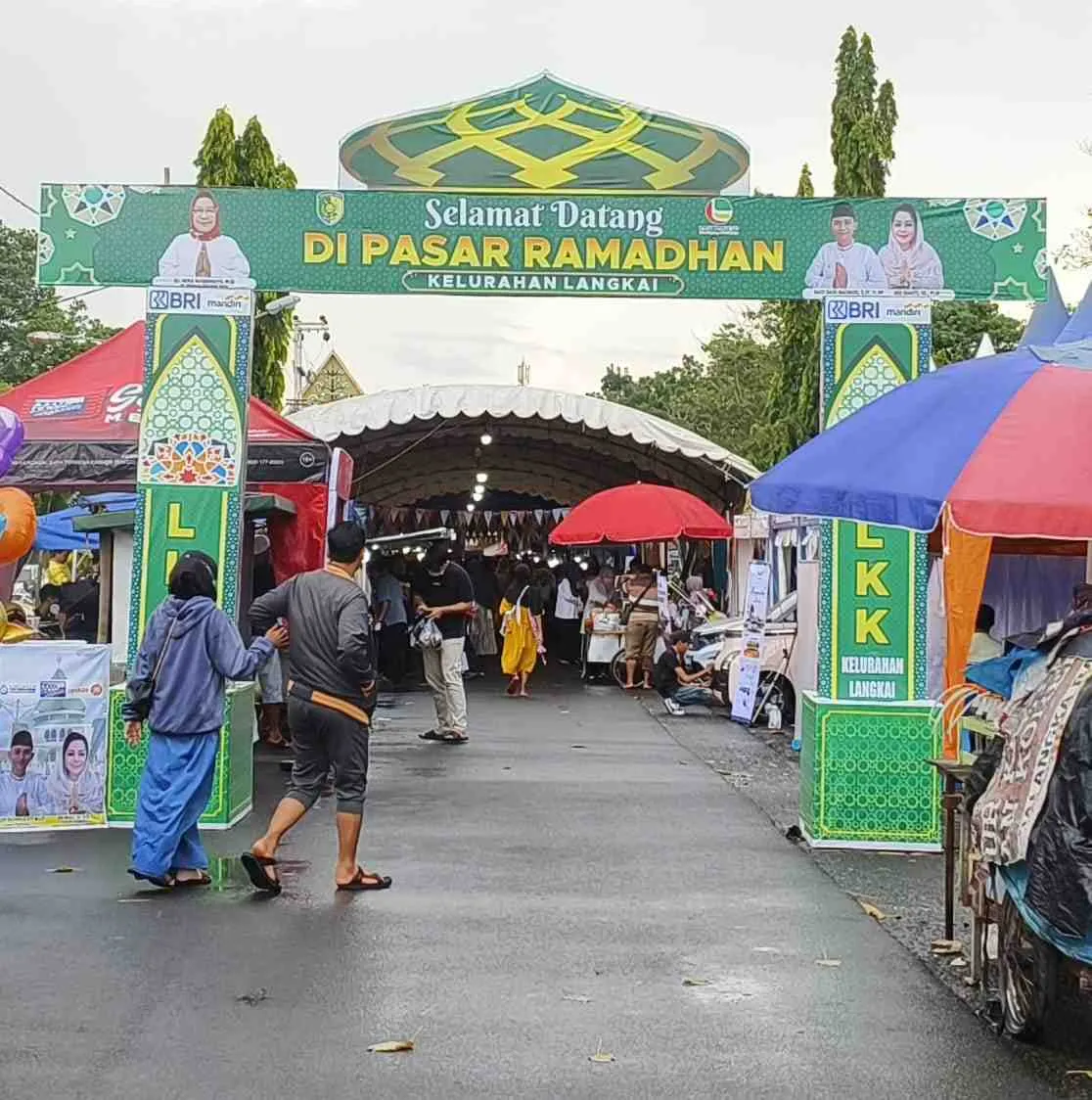 “Pasar Takjil Ramai, Ibadah Terlupakan: Fenomena Gelap Ramadan Modern” (Ilustrasi)