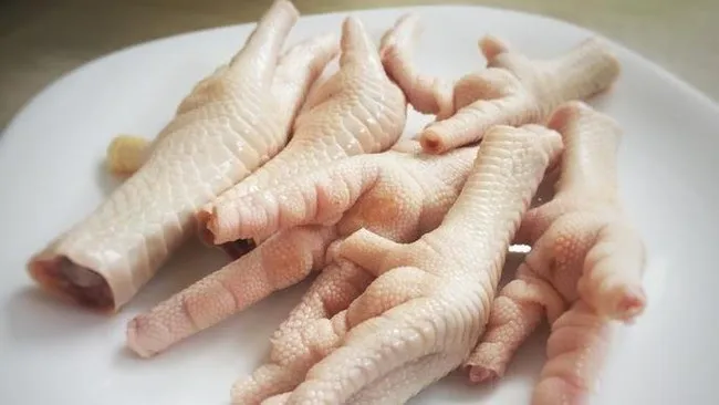 Rahasia Awet Muda Ternyata Ada di Ceker Ayam, Bukan di Botol Suplemen Mahal (Ilustrasi)