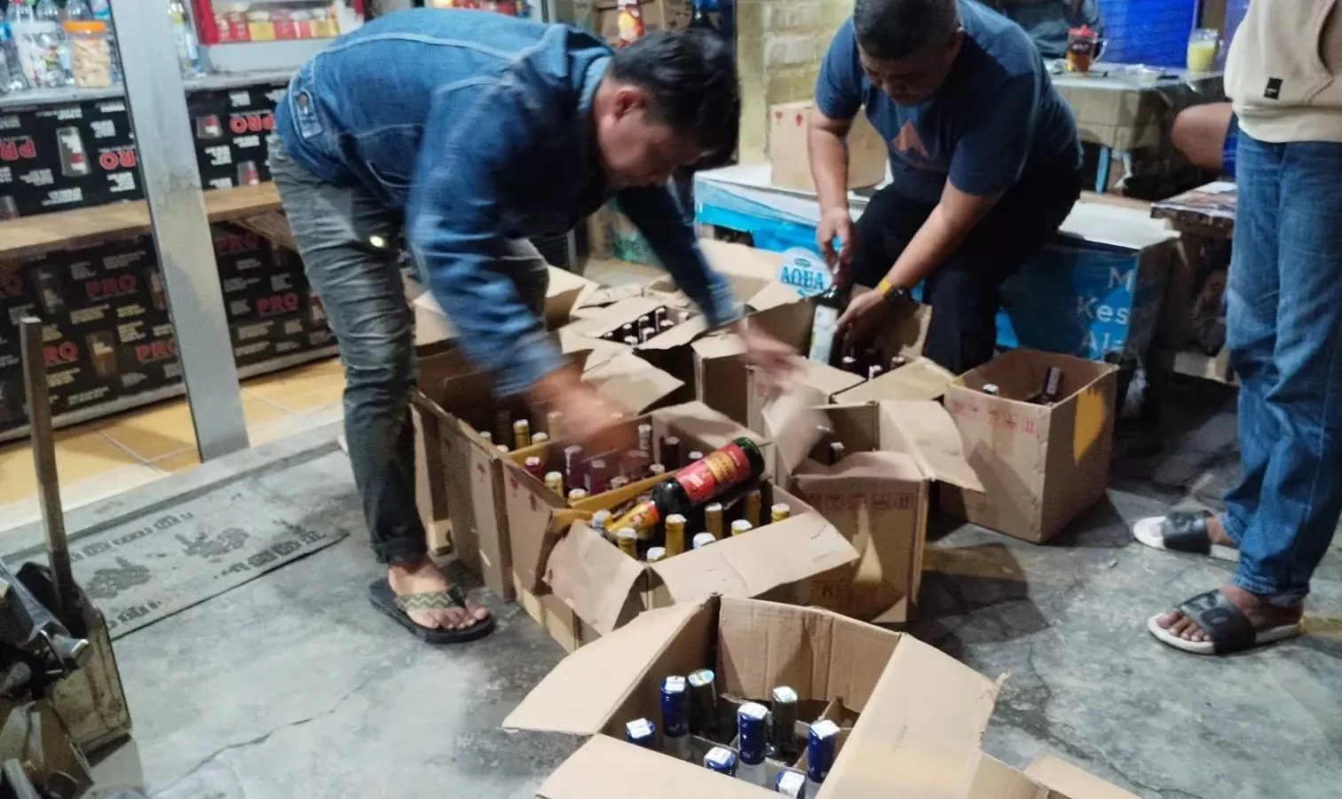 Razia Ramadan di Bangkalan, Polisi Sita 132 Botol Miras dari Warung dan Toko (Ilustrasi)