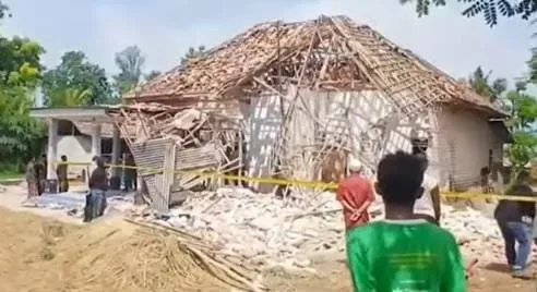 Ledakan Dahsyat di Sumenep, Rumah Hancur Dua Orang Luka Parah (Ilustrasi)