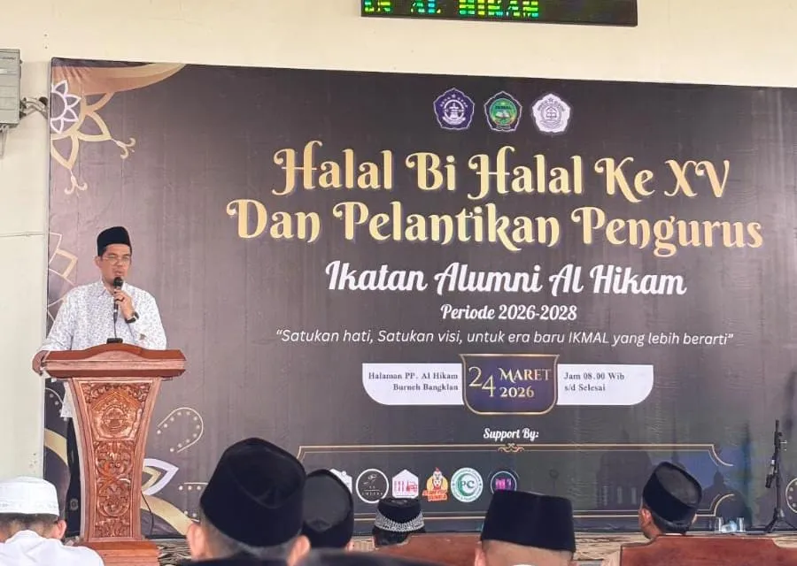 Pelantikan pengurus Ikatan Alumni Al Hikam periode 2026–2028 dalam rangka Halal Bi Halal berlangsung khidmat dan penuh kehangatan. Momentum ini menjadi ajang mempererat silaturahmi sekaligus meneguhkan nilai-nilai kesantrian dalam kehidupan bermasyarakat.