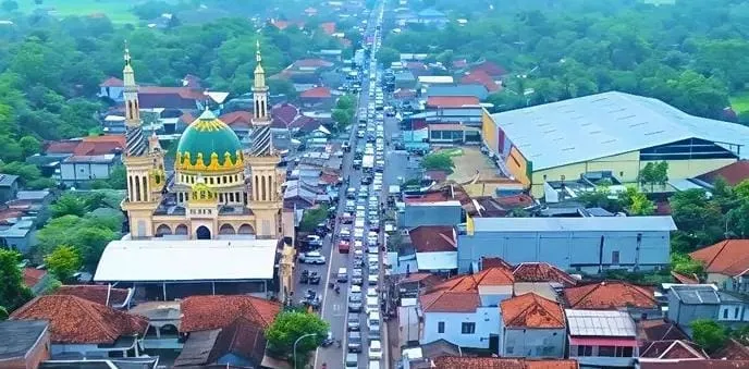 Potret Kemacetan di Madura, Kendaraan Mengular Sepanjang Jalan Raya (Ilustrasi)