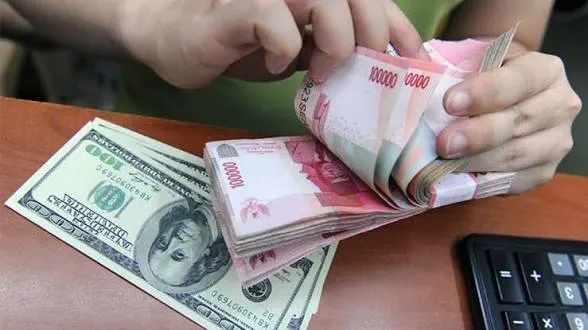 Rupiah dibuka melemah ke Rp16.920 per dolar AS di tengah tekanan global akibat memanasnya situasi di Selat Hormuz dan lonjakan harga minyak dunia. Investor pun memilih bersikap hati-hati di tengah ketidakpastian geopolitik.