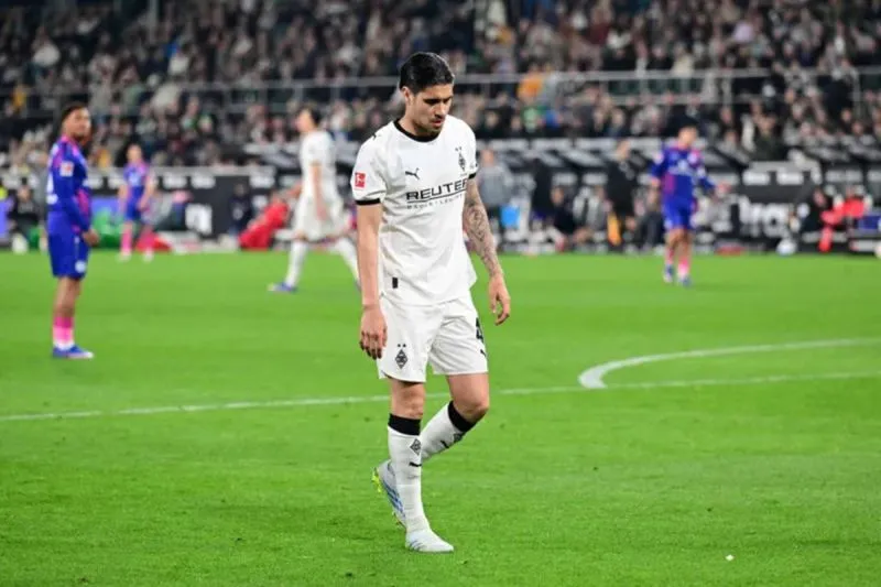 Borussia Mönchengladbach harus puas bermain imbang 1-1 melawan Mainz 05 setelah kebobolan penalti dramatis di masa injury time.
