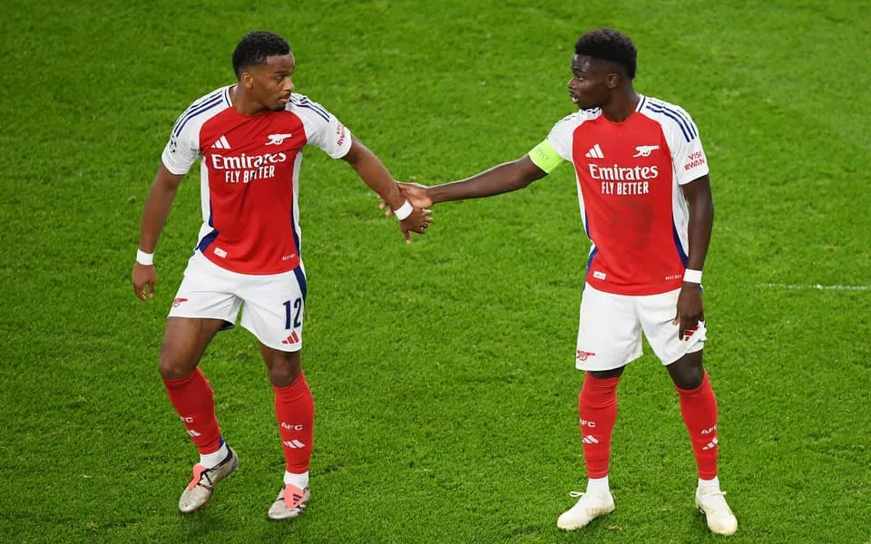 Arsenal dipastikan tanpa Bukayo Saka dan Jurrien Timber saat menghadapi Sporting CP di leg pertama perempat final Liga Champions. Meski kehilangan dua pilar, Mikel Arteta tetap optimistis timnya mampu meraih hasil positif.