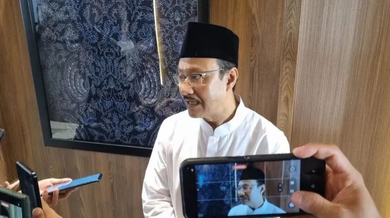 Mensos Saifullah Yusuf menegaskan lulusan Sekolah Rakyat tidak boleh menganggur, dengan pemerintah menyiapkan jalur kuliah dan pelatihan kerja agar mereka menjadi agen perubahan yang produktif.