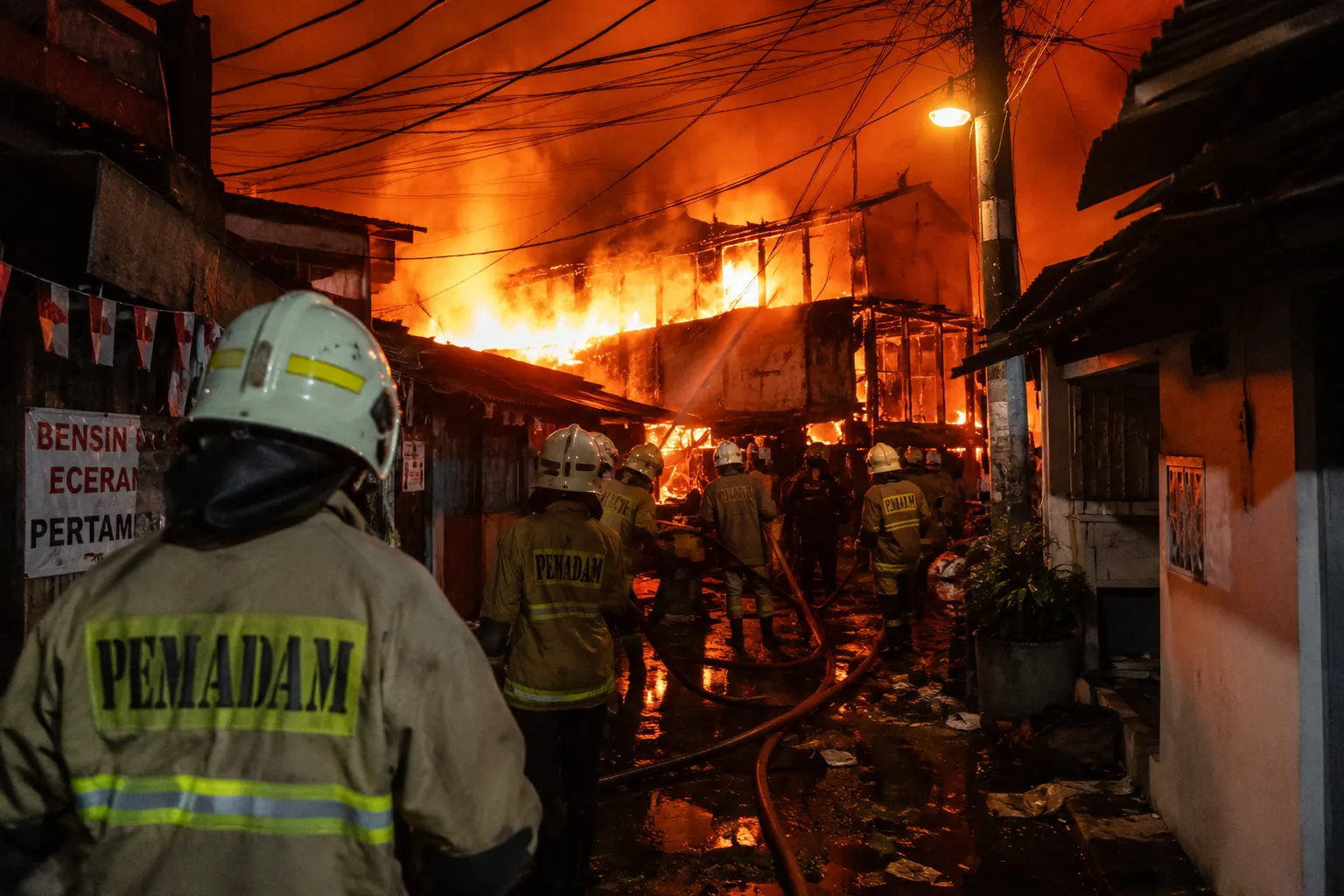 Lansia 80 Tahun Tewas dalam Kebakaran Cideng, Enam Rumah Ludes Saat Warga Masih Terlelap (Ilustrasi)